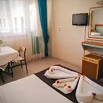 Uyum מלון 3*
