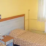 Uyum 3* פמוקלה