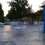Uyum מלון פמוקלה