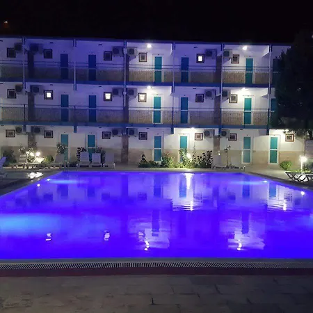 Uyum מלון 3*
