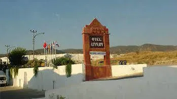 Uyum מלון פמוקלה